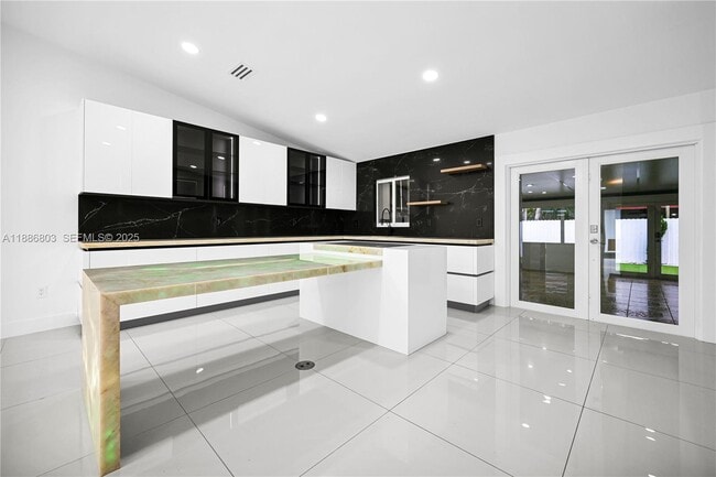 Building Photo - 13284 SW 39th St