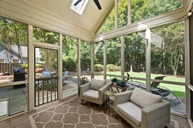 Building Photo - 66 Wildglen Dr