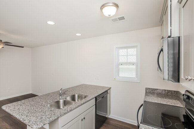 Building Photo - 317 Noble Ln