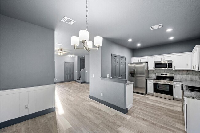 Building Photo - 38 Deer Ridge Rd