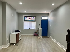 Building Photo - 260 S Highland Ave