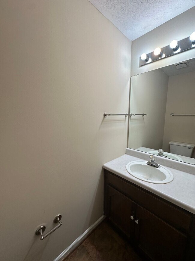 Building Photo - 5807 Woodgate Cir