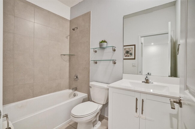 Building Photo - 20741 NE 5th Ct