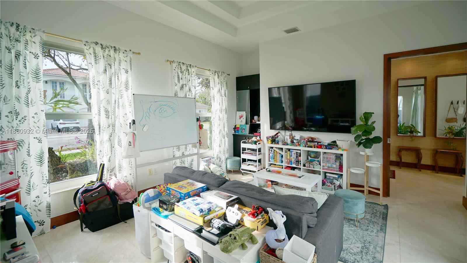 Building Photo - 7031 NW 113th Ct