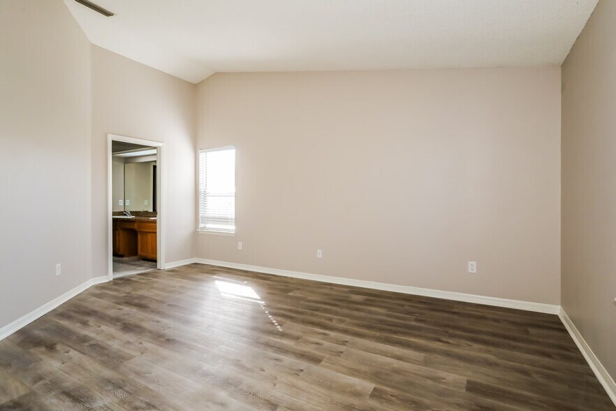 Building Photo - 7748 Collins Ridge Blvd