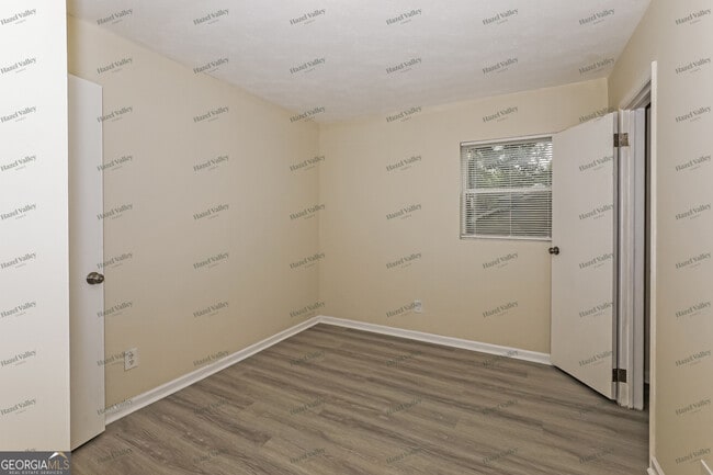 Building Photo - 8355 Dunellen Ln
