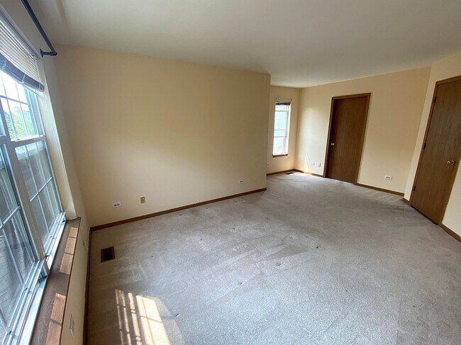 Building Photo - 779 Wildflower Cir
