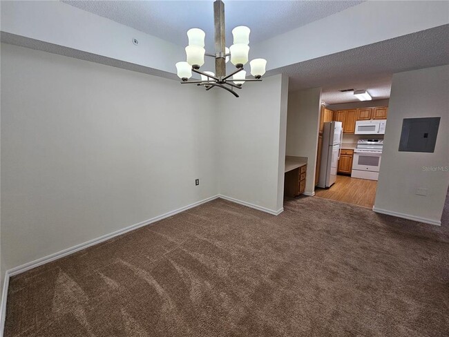 Building Photo - 5552 Bentgrass Dr