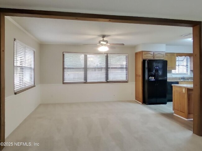 Building Photo - 8588 Lamanto Ave N