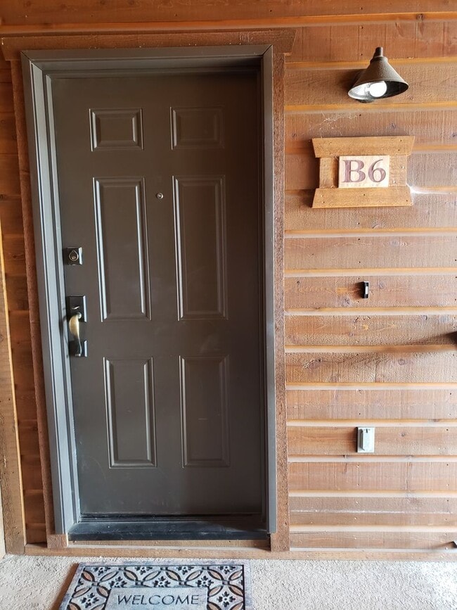 Building Photo - 200 E Malibu Dr