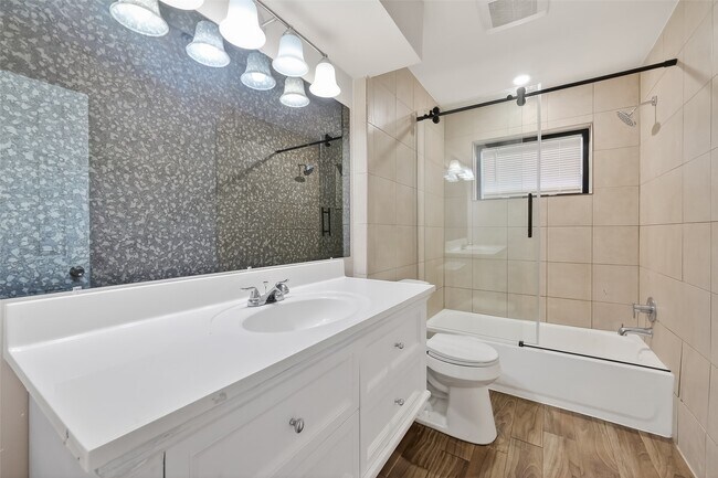 Building Photo - 11107 Cedarview Ln