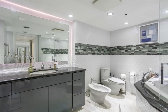 Building Photo - 300 Three Islands Boulevard