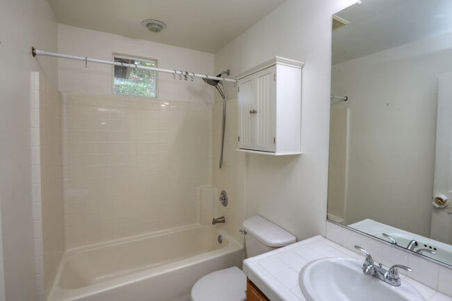 Building Photo - 543 Fireside Ln