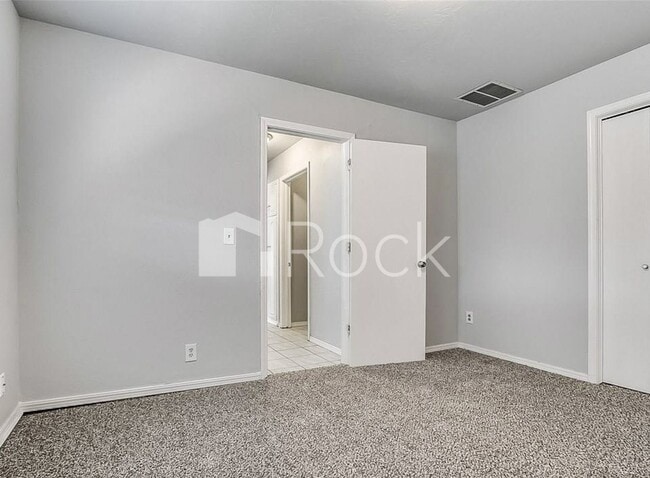Building Photo - 12508 High Meadow Dr