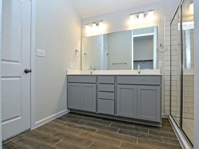 Building Photo - MUST SEE!  Fantastic Pecan Park 3 Bedroom ...