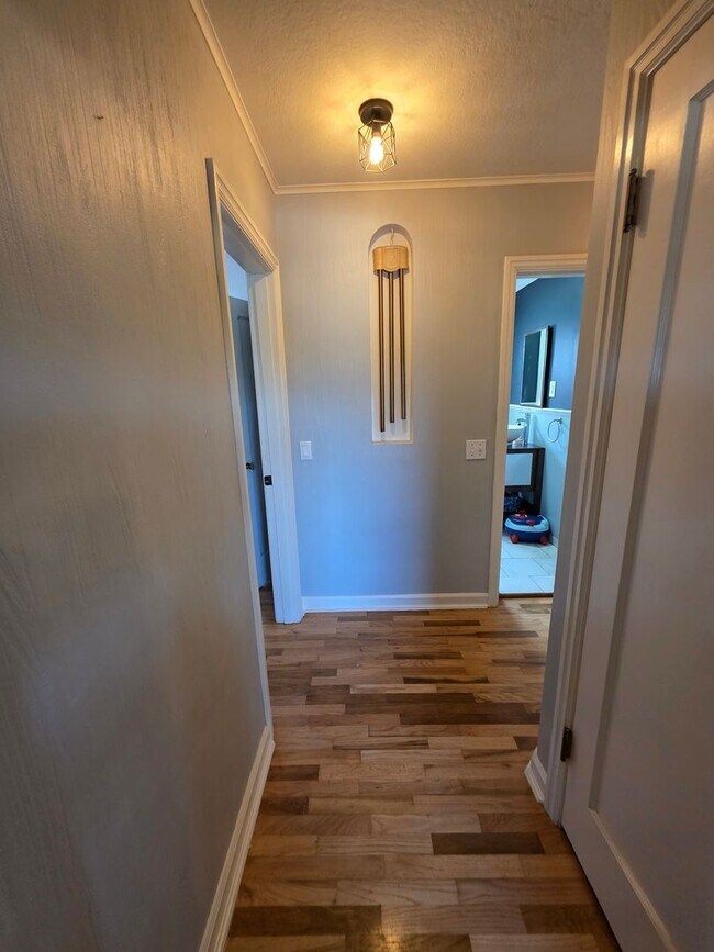 Building Photo - Charming Charleston Classic close to PSNS!