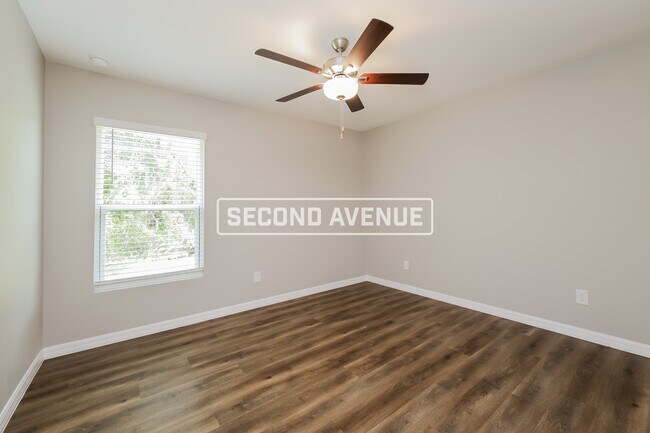 Building Photo - 1196 W Taggard RD