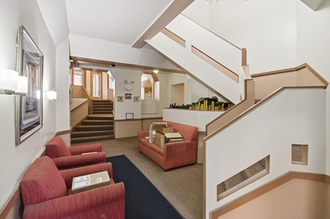 Building Photo - 6337 Roosevelt Rd