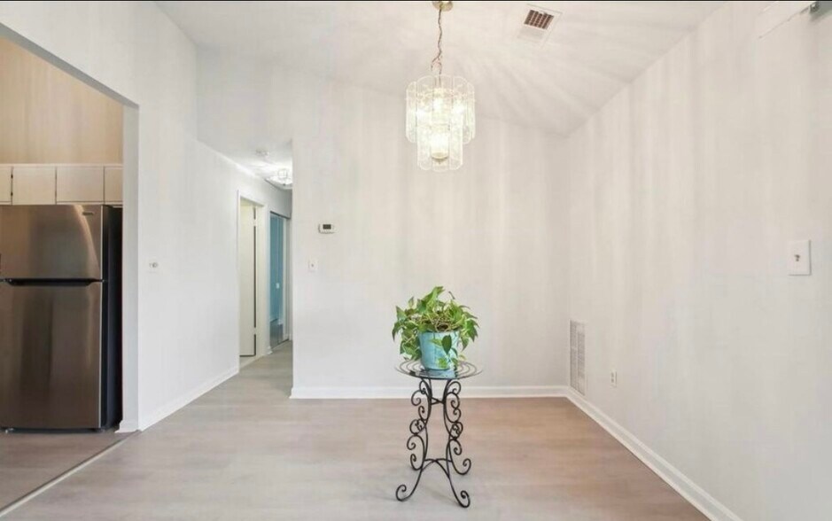 Building Photo - 116 Water Fountain Way