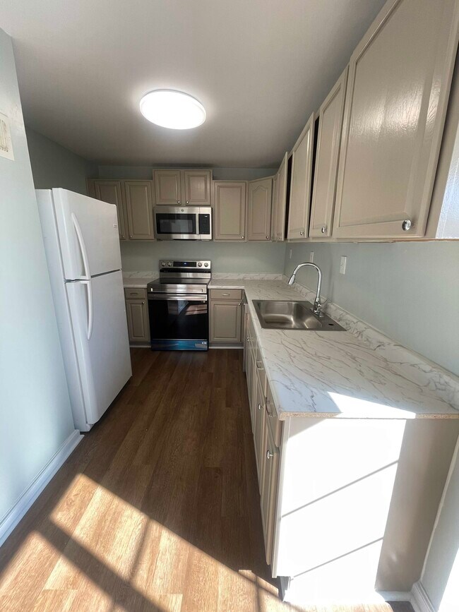 Building Photo - 134 Hickok Cir