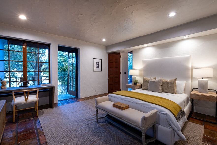 two en suite bedrooms downstairs - 2942 Passmore Dr