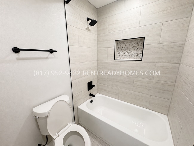 Building Photo - 16511 Quail Briar Dr
