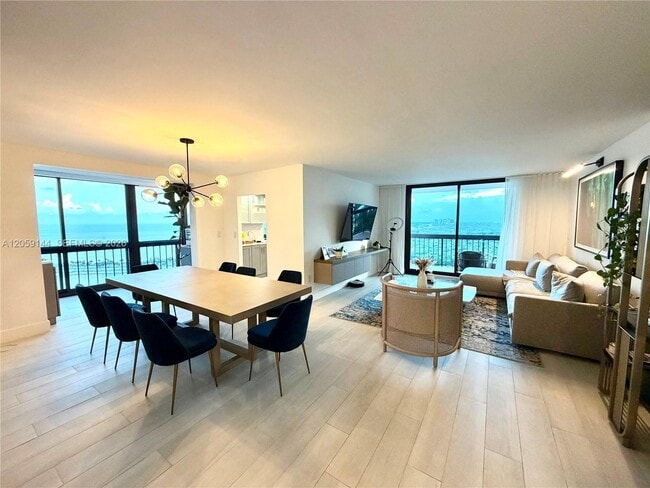 Building Photo - 2333 Brickell Ave