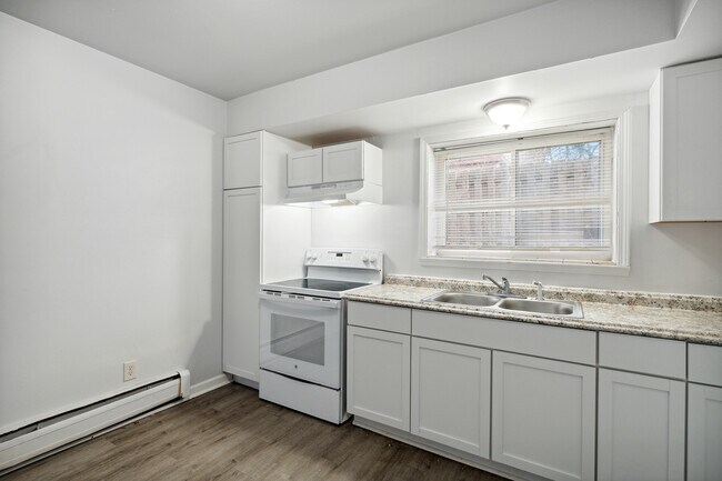 30-Grea-Properties-WindowStill-32 (1) - Jolly Flatz