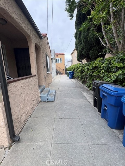 Building Photo - 552 W 22nd St