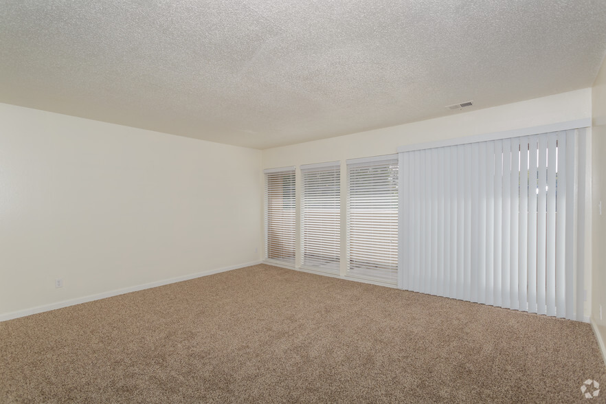 2BR, 1BA - 1,087 SF - Acacia at Carmichael Apartments