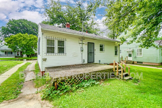 Building Photo - 833 Turner Ave