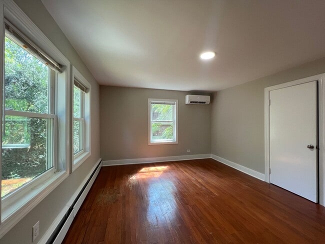 Building Photo - Nicely Updated, Pet-Friendly Fry's Spring Duplex