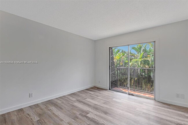 Building Photo - 6141 SW 42nd Ct