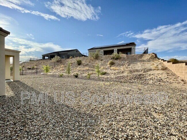 Building Photo - 2265 E Robby