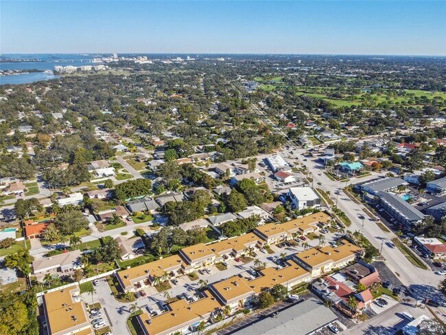 Building Photo - 610 Indian Rocks Rd N