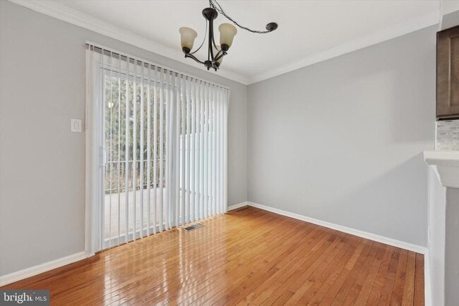 Building Photo - 306 Manor Ln