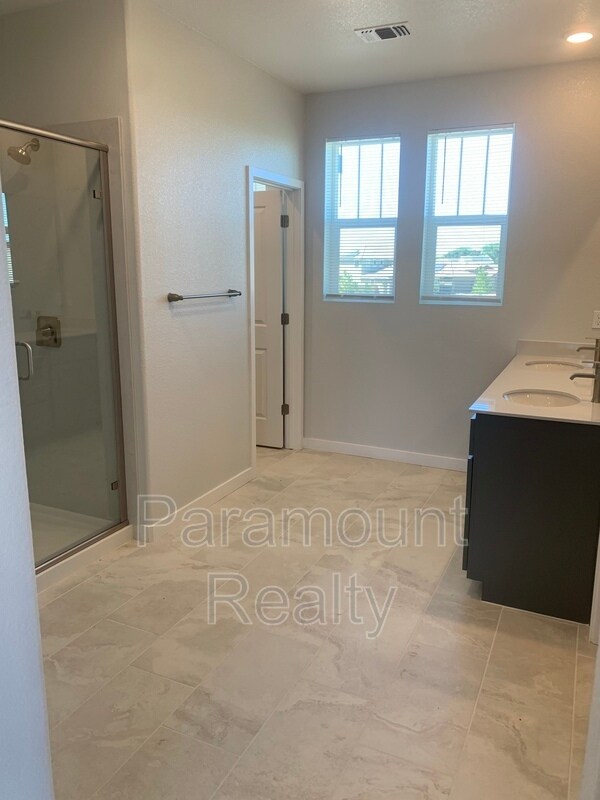 Building Photo - 886 Shearwater Rd