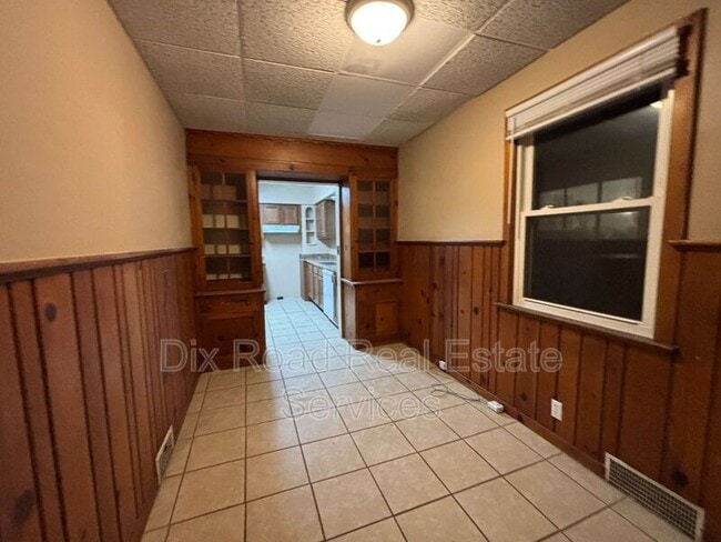 Building Photo - 107 Edgewood Ave