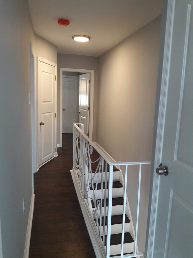 Building Photo - 2413 S Rosewood St