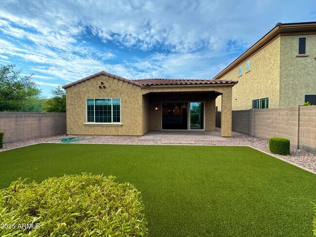 Building Photo - 4511 E Walter Way