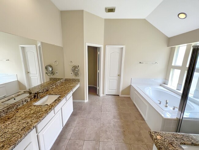 Building Photo - 14219 Kenson Ln