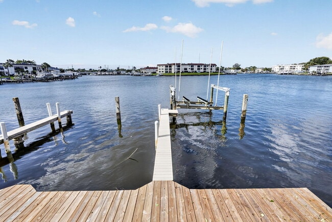 Building Photo - 624 Southwind Cir