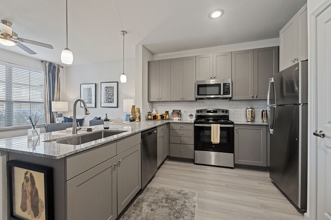 Building Photo - Emerson at Red Oak