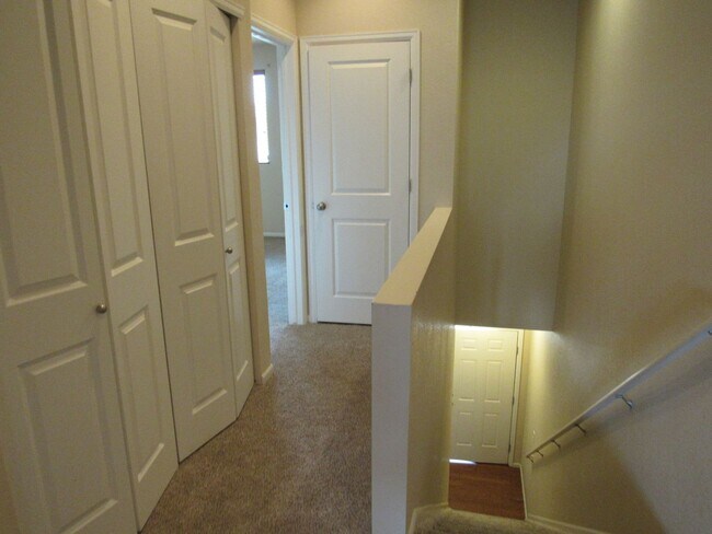 Building Photo - Immaculate Upscale Townhome in fantastic location in Arvada