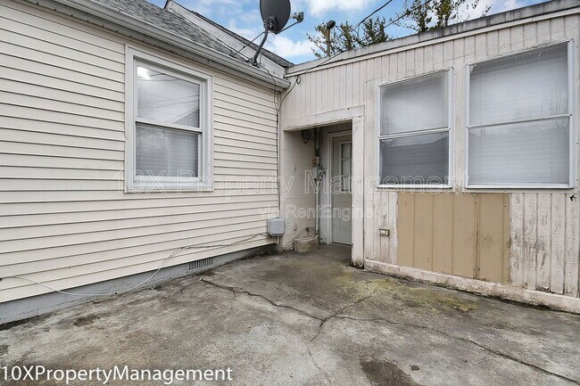 Building Photo - 849 Ruby Ave