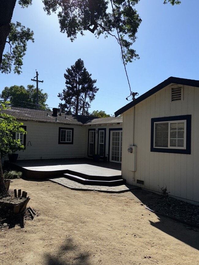 Building Photo - Love This House!