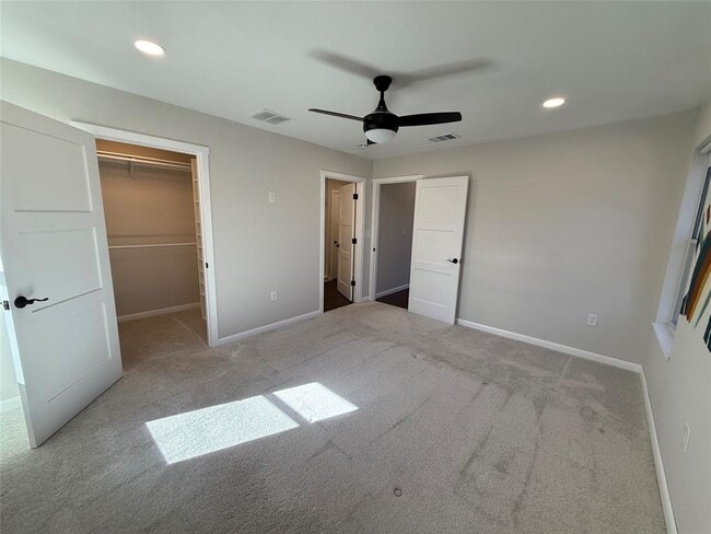 Building Photo - 3106 Point Cove