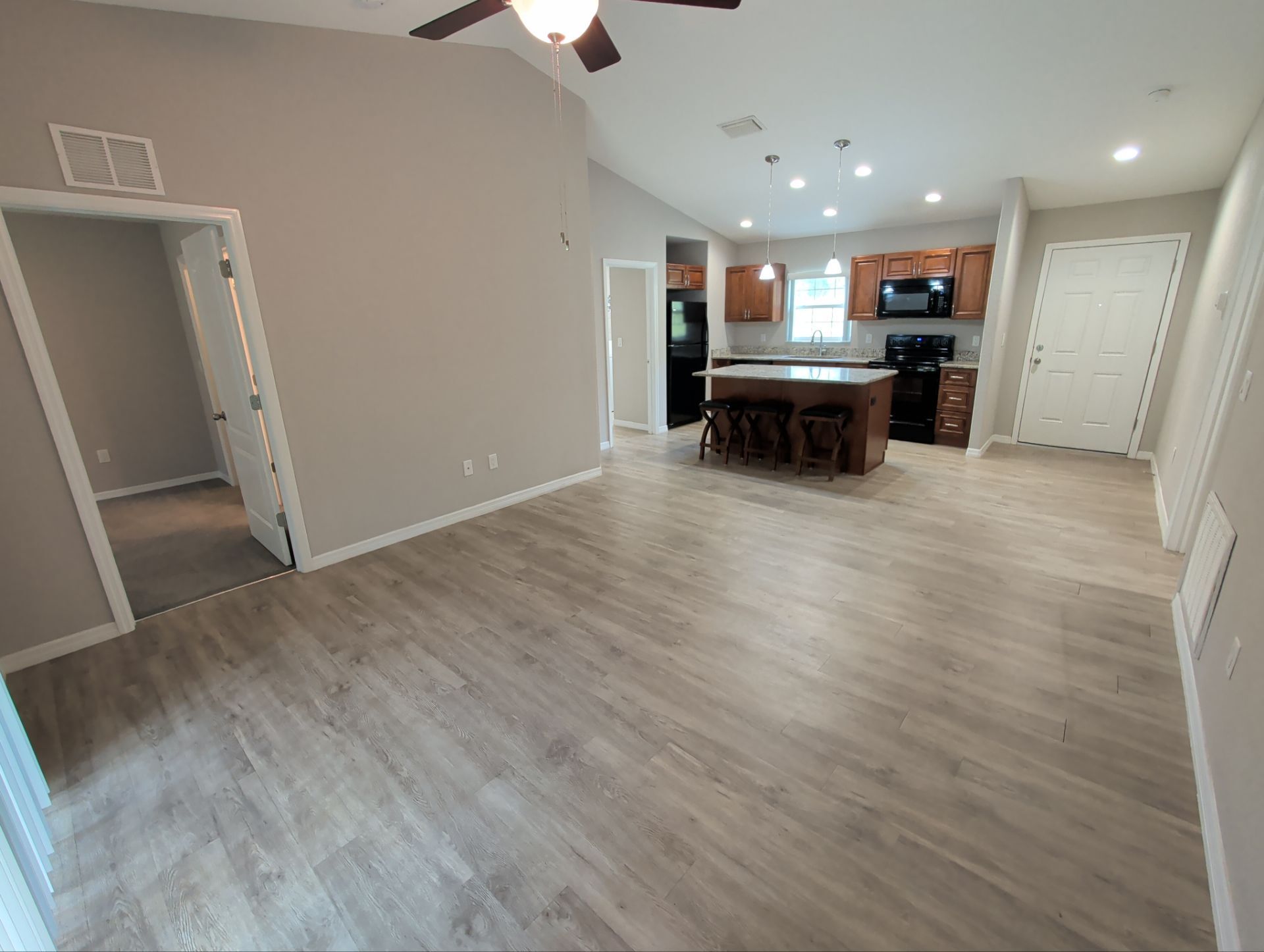 Building Photo - 9531 N Travis Dr