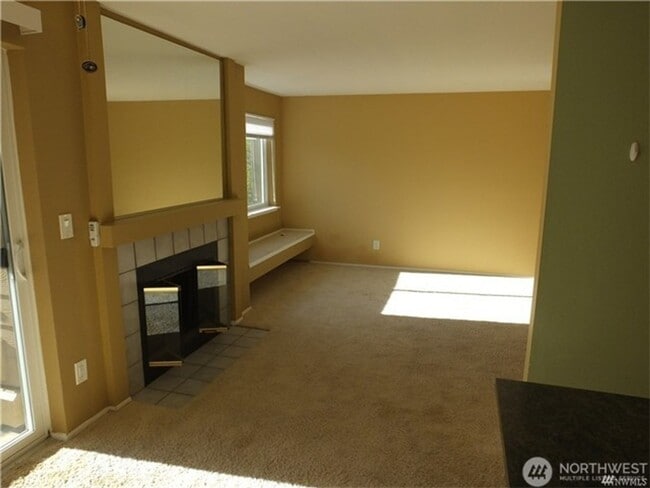 Building Photo - 1Bd/1Ba Bellevue Condo