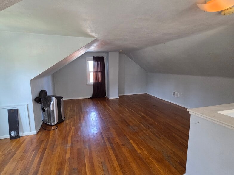 Building Photo - 1857 Chesley Rd